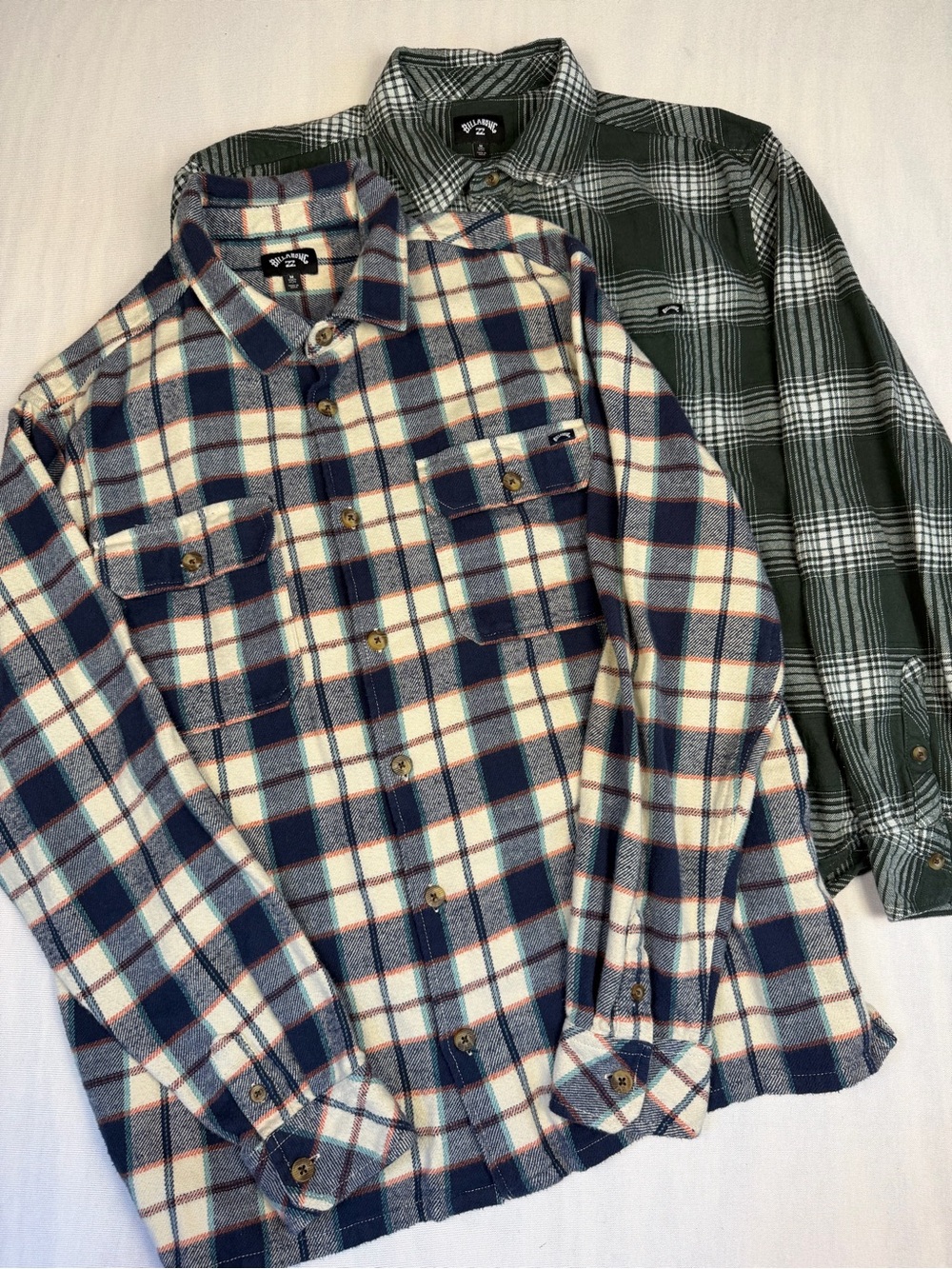 Billabong Men’s Plaid Button-Down Shirt Bundle- Navy/Cream & Olive/White Size: M